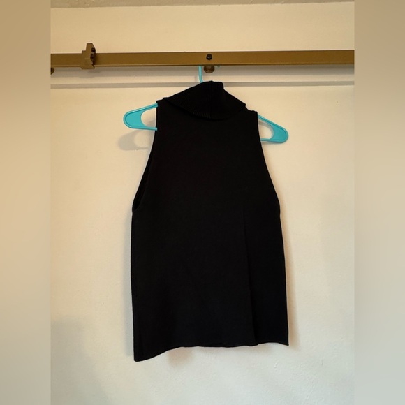 NWOT Alice & Olivia Darcey Black Turtleneck Sweater Tank- Large - Picture 5 of 9